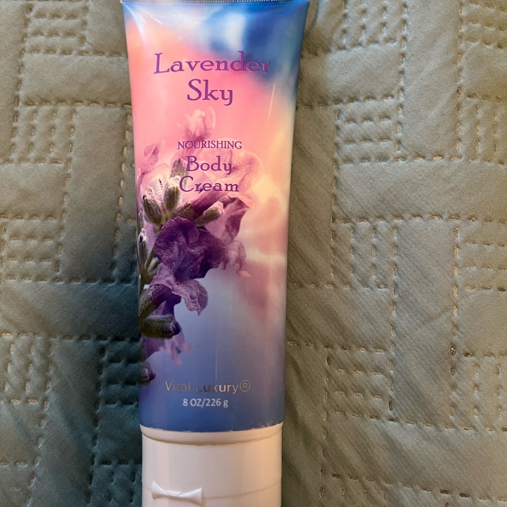 Lavender Sky nourishing body cream